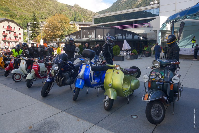 Trobada scooters. Cloenda Encamp. Foto: ComuEncamp