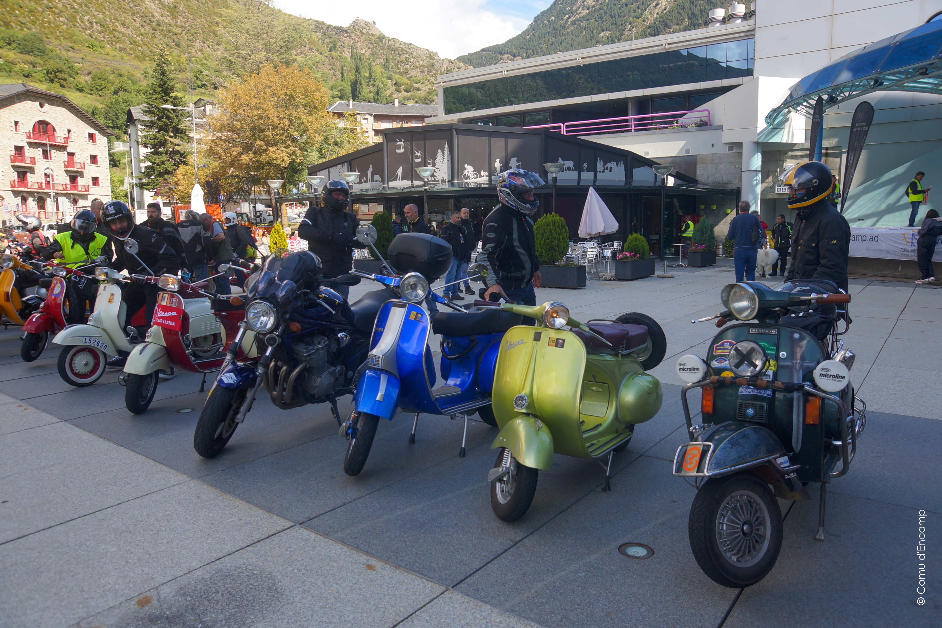 Trobada scooters. Cloenda Encamp. Foto: ComuEncamp