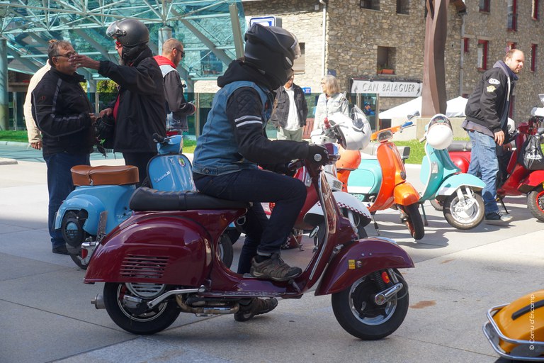 Trobada scooters. Cloenda Encamp. Foto: ComuEncamp