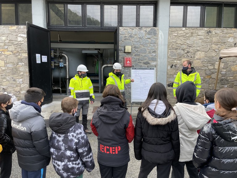 Visita escolar a l'ETAP de les Pardines