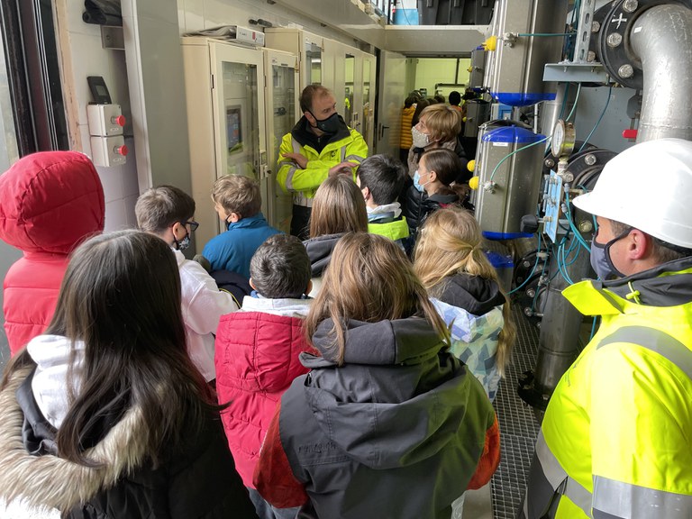 Visita escolar a l'ETAP de les Pardines
