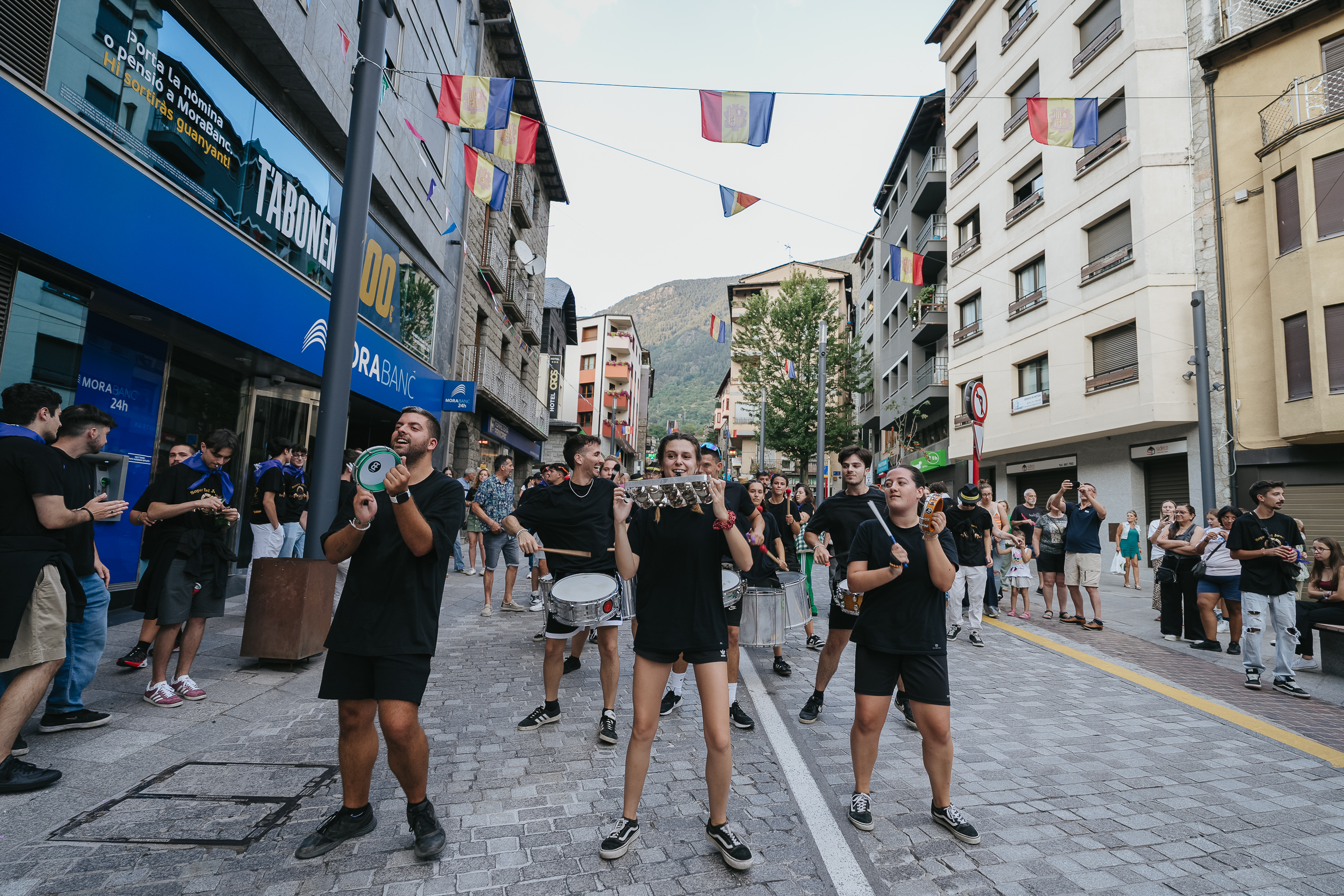 20250814 Cercavila TOKEMXTU @RCaudiovisuals per ComuEncamp (56).jpg