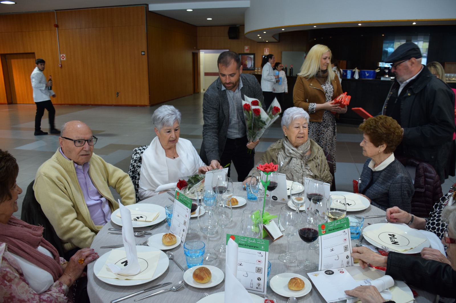 Dinar de Sant Jordi de la gent gran