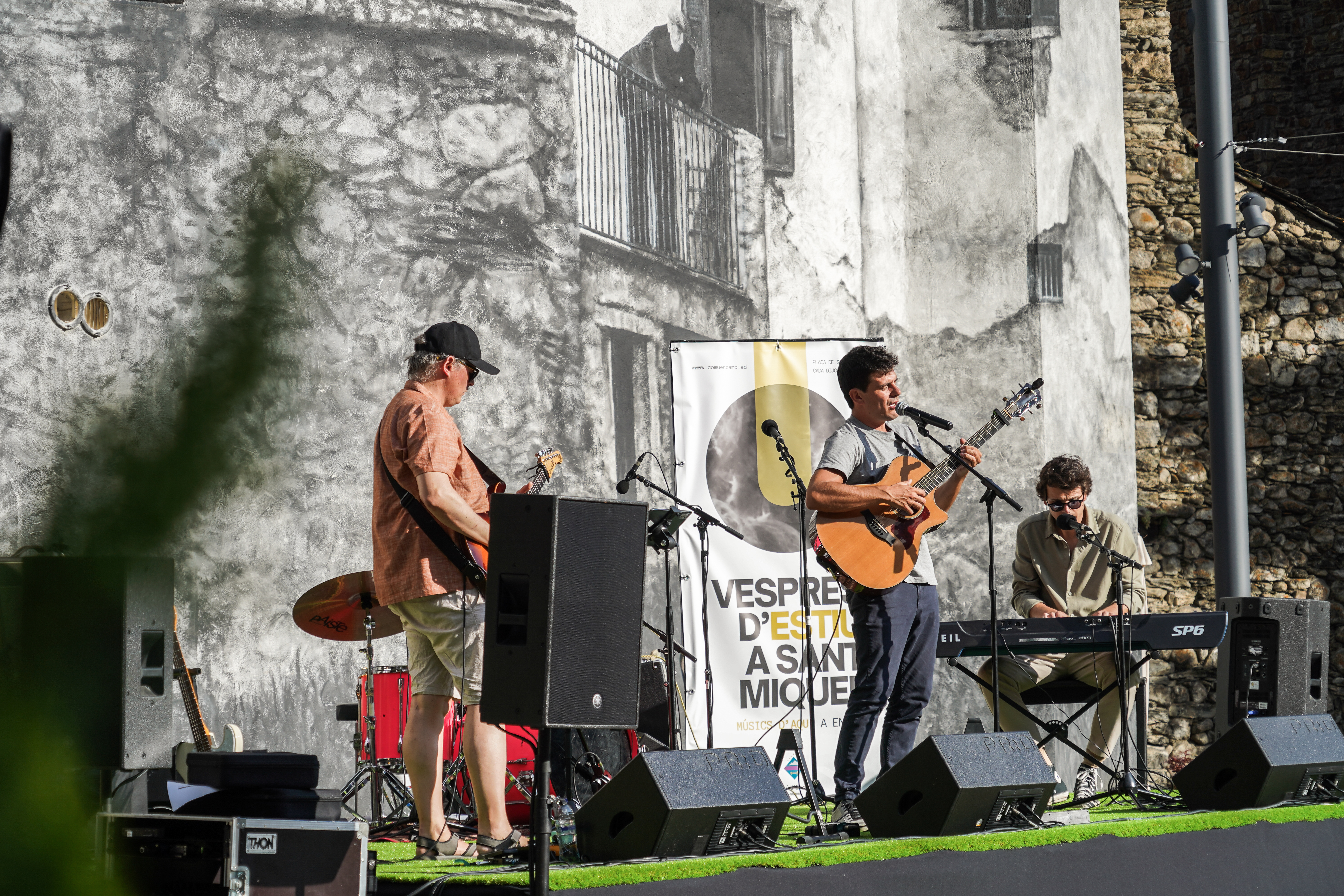  Vespres d'estiu a Sant Miquel - Ladis B @ComuEncamp