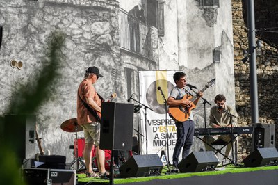  Vespres d'estiu a Sant Miquel - Ladis B @ComuEncamp.