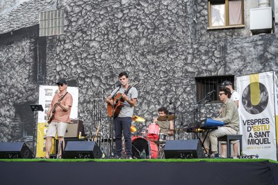  Vespres d'estiu a Sant Miquel - Ladis B @ComuEncamp.