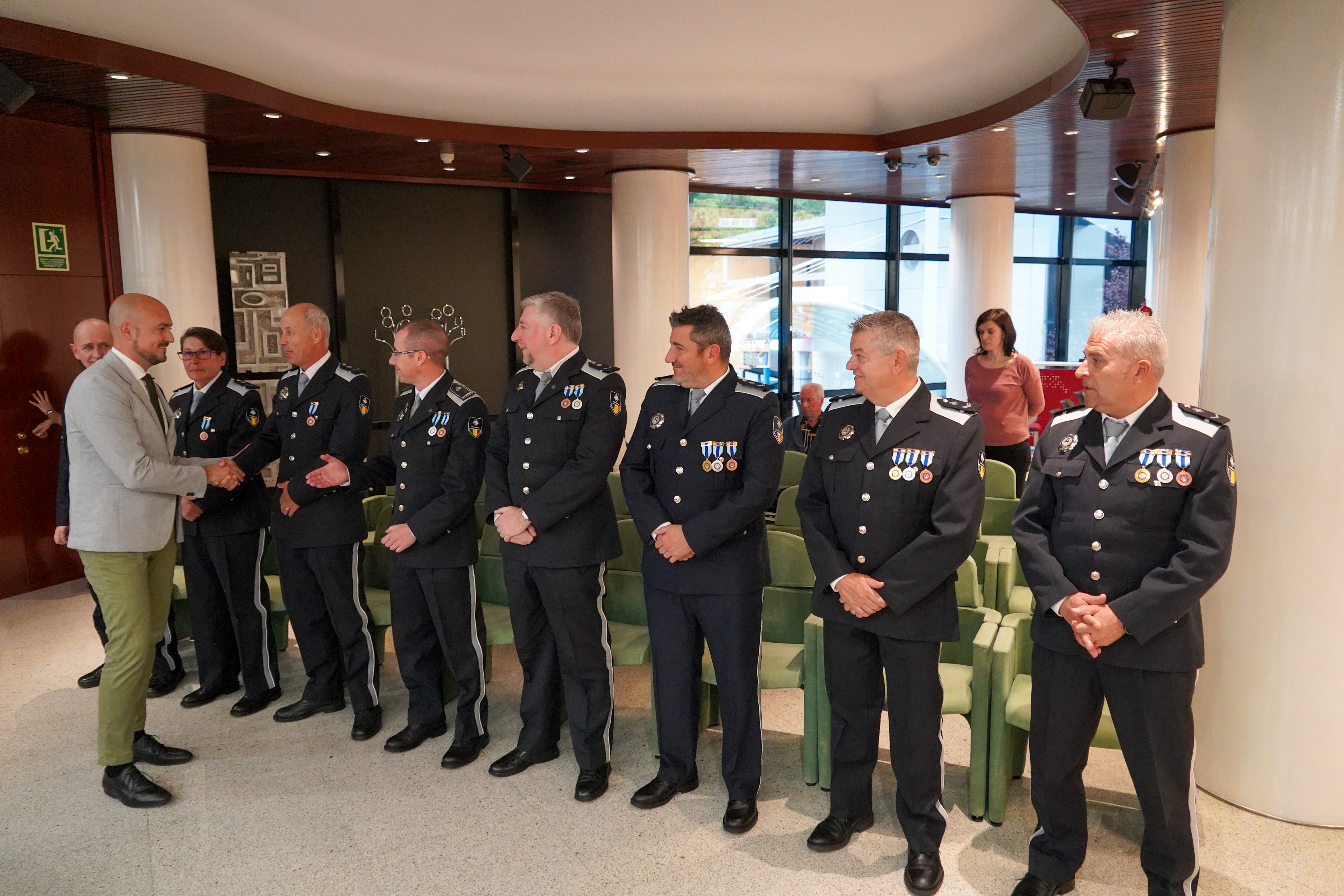 20241015 Medalles agents circulacio @ComuEncamp (104).jpg