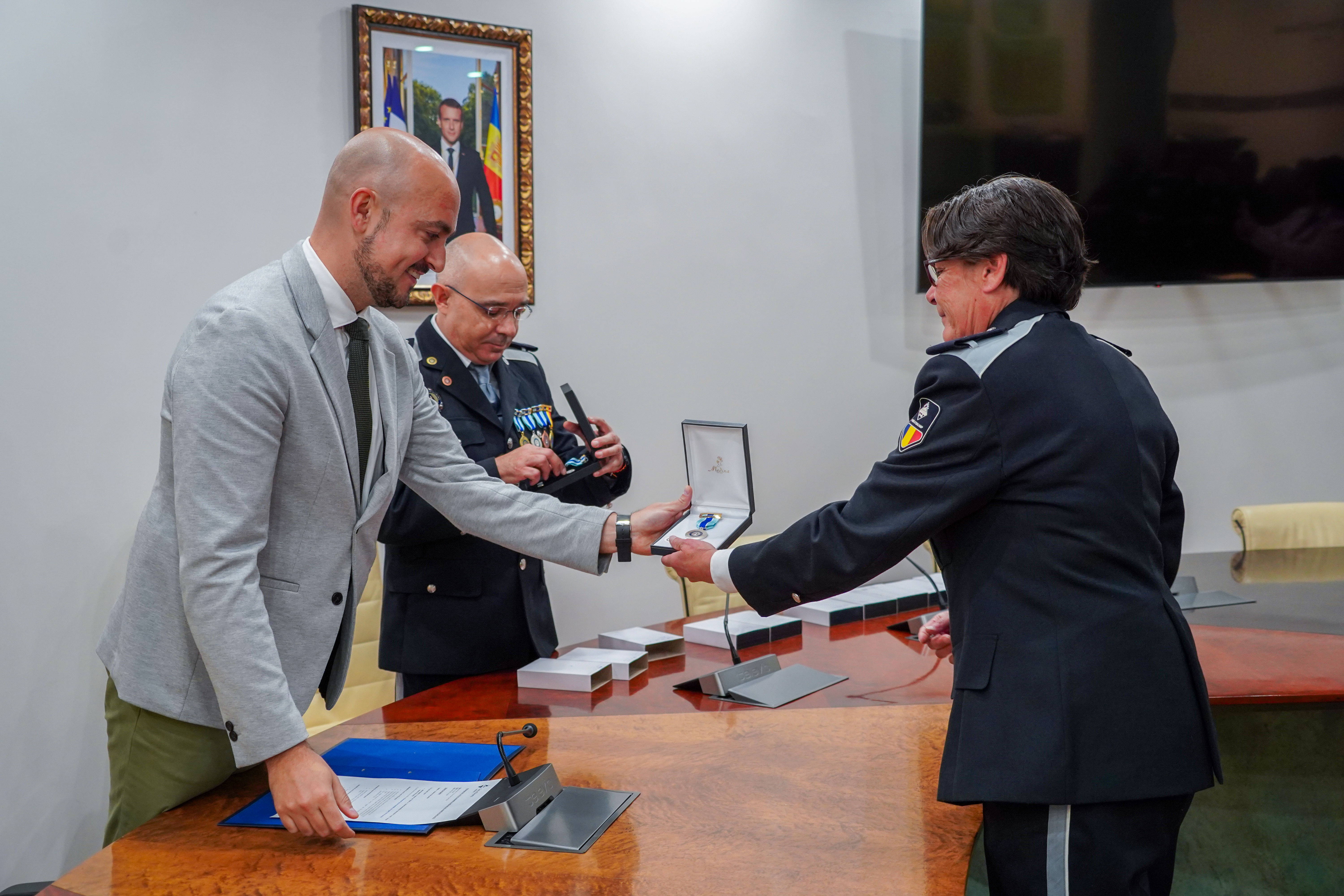 20241015 Medalles agents circulacio @ComuEncamp (95).jpg