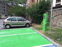 Encamp habilita el primer punt de càrrega de vehicles elèctrics  