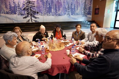 Castanyada per a la gent gran a Encamp.