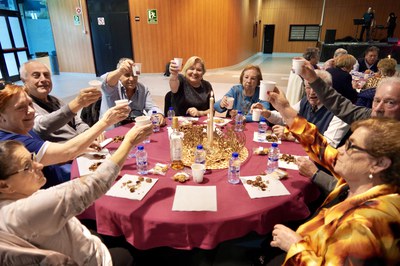 Castanyada per a la gent gran a Encamp.
