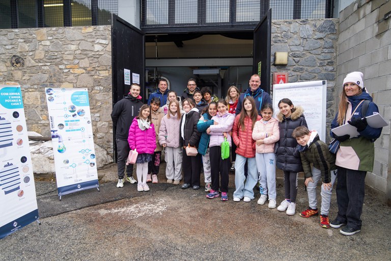 Visita escolars a l'ETAP de les Pardines.