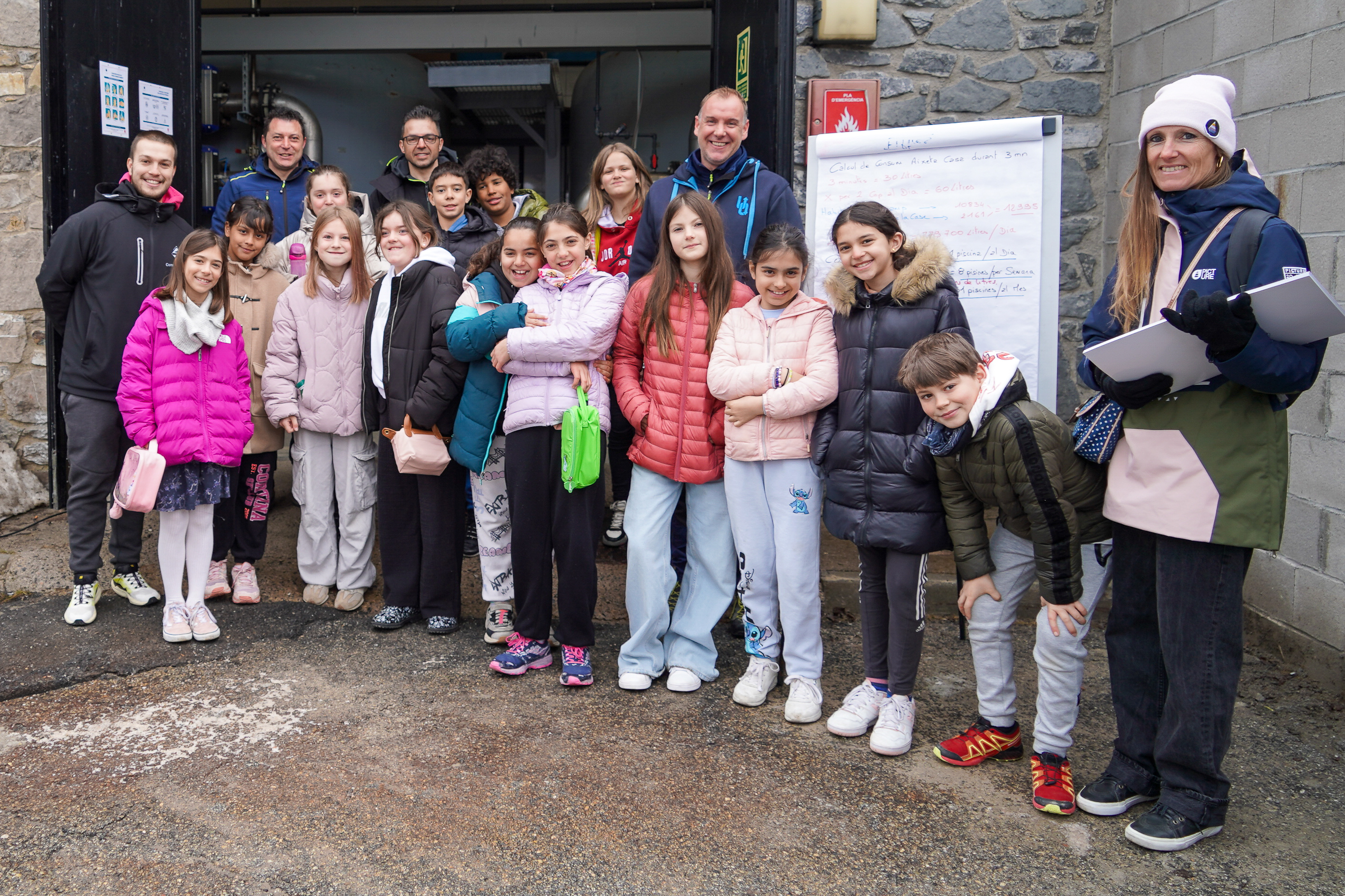 Visita escolars a l'ETAP de les Pardines.