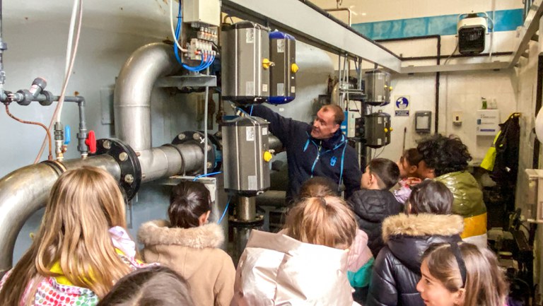 Visita escolars a l'ETAP de les Pardines.