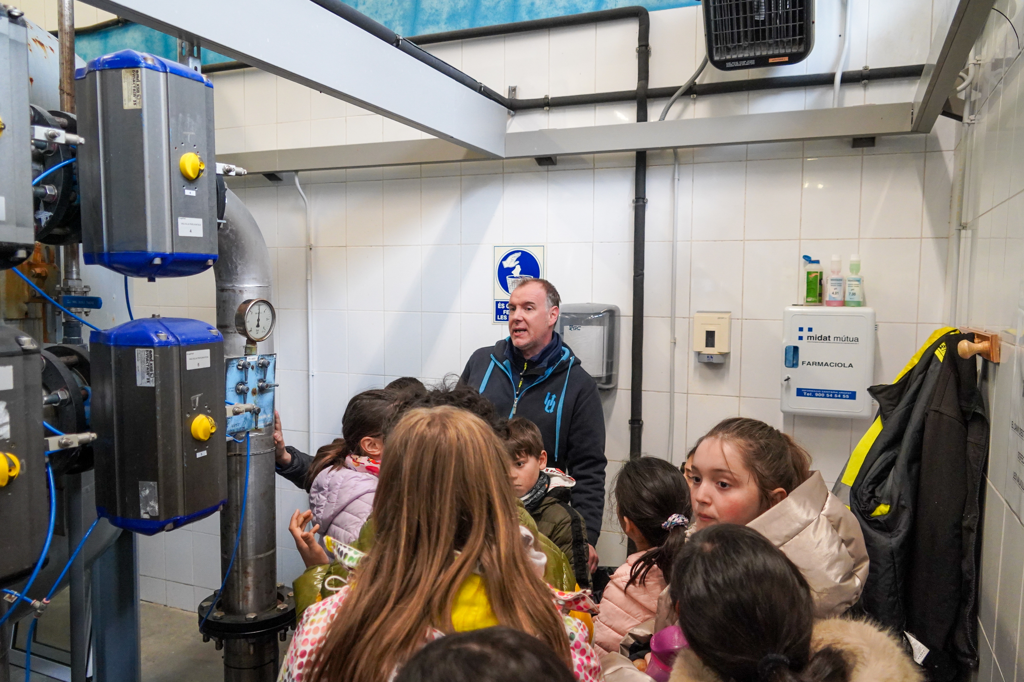 Visita escolars a l'ETAP de les Pardines.