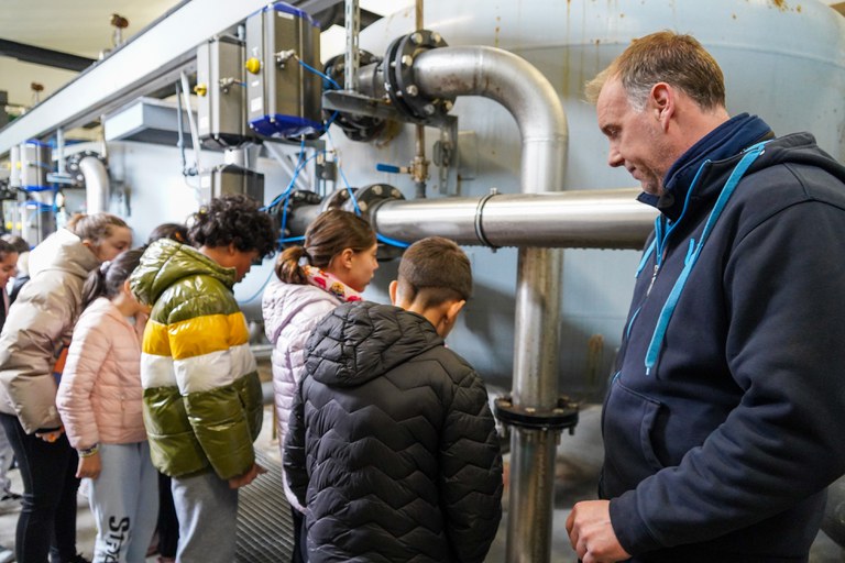 Visita escolars a l'ETAP de les Pardines.