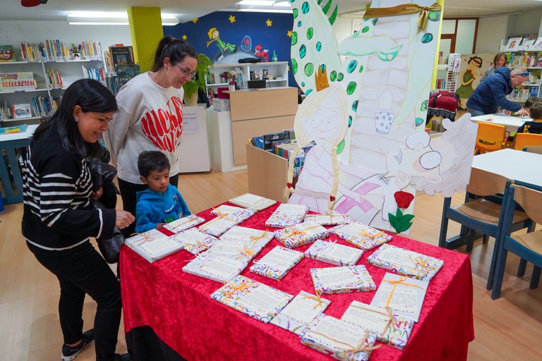 20240423 Sant Jordi Gent Gran i Taller infantil @ComuEncamp (73).jpg