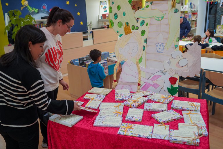 20240423 Sant Jordi Gent Gran i Taller infantil @ComuEncamp (74).jpg