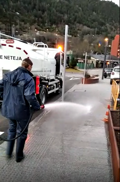 Neteja a pressió amb desinfectant 