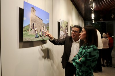 Inauguració de l'exposició 'Integrats' a casa comuna d'Encamp.