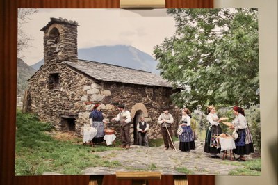 Inauguració de l'exposició 'Integrats' a casa comuna d'Encamp.