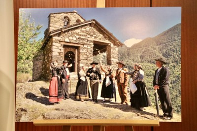 Inauguració de l'exposició 'Integrats' a casa comuna d'Encamp.