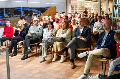 Presentació del treball 'L'Evolució del Carnaval' a la biblioteca comunal.