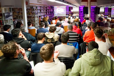 Presentació del treball 'L'Evolució del Carnaval' a la biblioteca comunal.