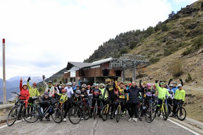 Homenatge al ciclista Sepp Kuss per part del comú d'Encamp.