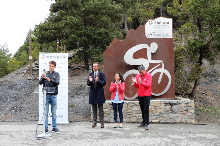 Inauguració escultura del ciclisme a la collada de Beixalís, Encamp.