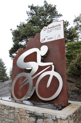 Inauguració escultura del ciclisme a la collada de Beixalís, Encamp..