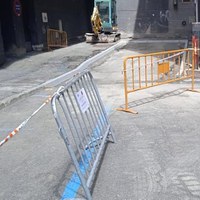 Inici dels treballs de millora i pavimentació del carrer Maià del Pas de la Casa 