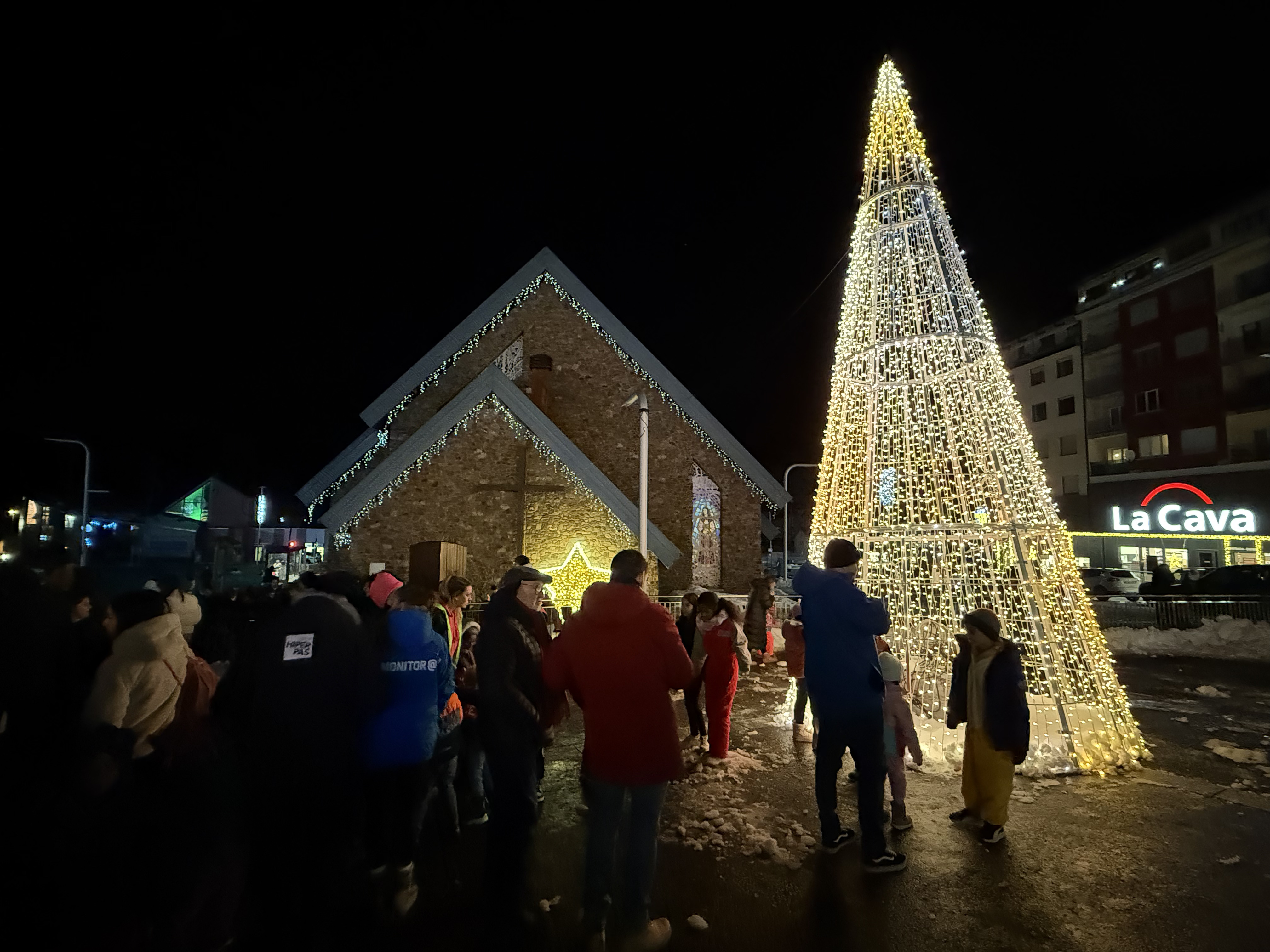 20251201 Encesa llums Pas de la Casa ComuEncamp (1).jpg