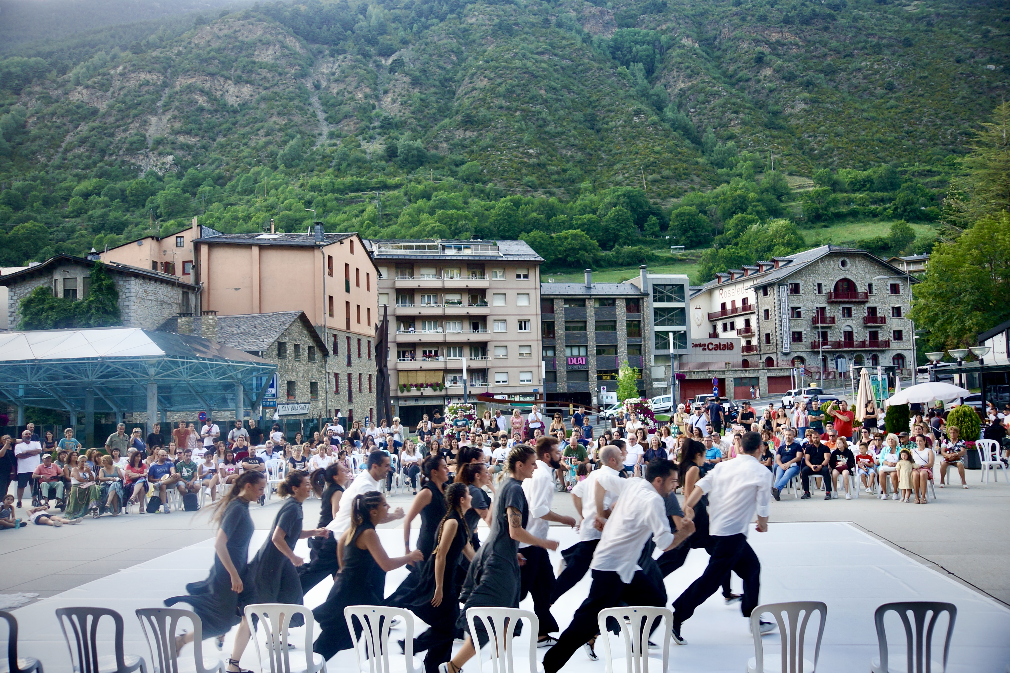 Esbart Sant Romà plaça dels Arínsols Vespres d'Estiu 2022