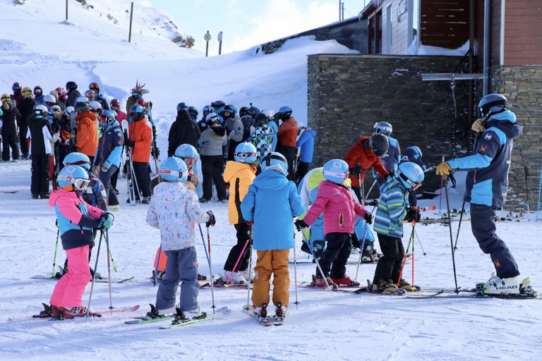 Cloenda escola de neu Comú d'Encamp
