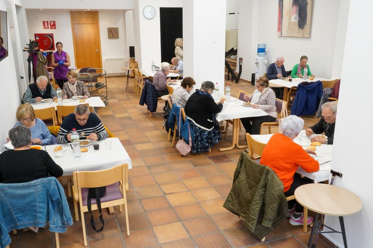 20250515 visita nou espai menjador i oci gent gran Encamp @ComuEncamp (1).jpg