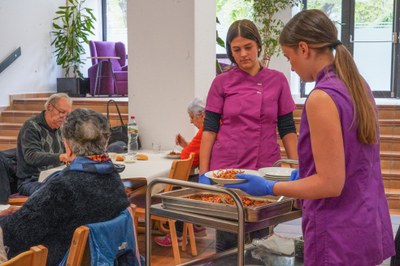 20250515 visita nou espai menjador i oci gent gran Encamp @ComuEncamp (19).jpg.