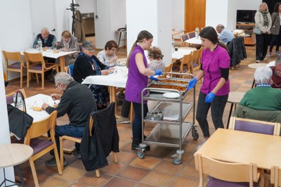 20250515 visita nou espai menjador i oci gent gran Encamp @ComuEncamp (21).jpg.