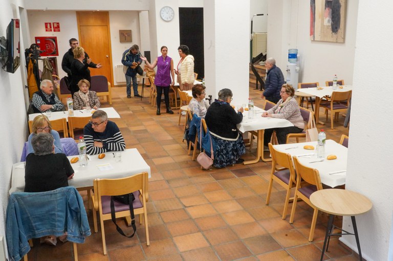 20250515 visita nou espai menjador i oci gent gran Encamp @ComuEncamp (9).jpg