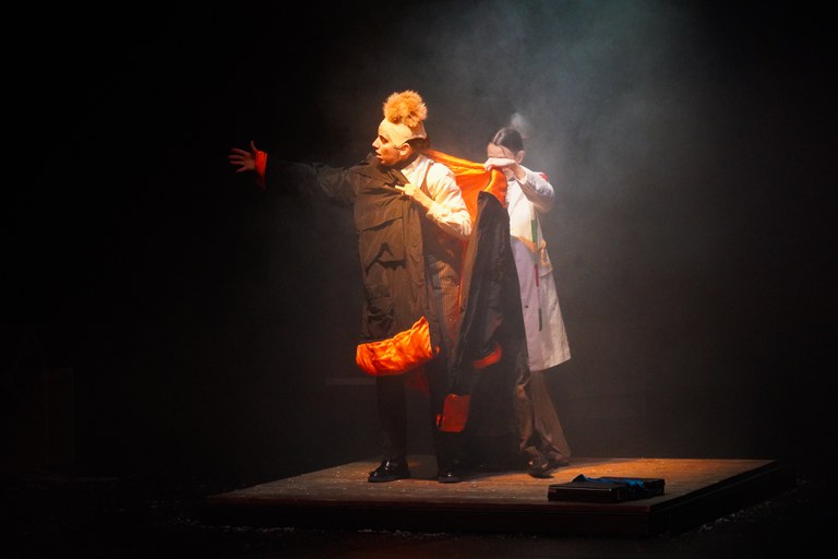 Obra teatral L'Anorak @ComuEncamp