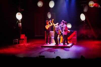 Obra teatral L'Anorak @ComuEncamp.