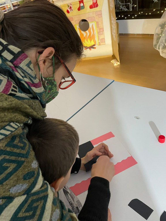 Taller infantil 'M'agrada el Nadal' celebrat a la Biblioteca d'Encamp