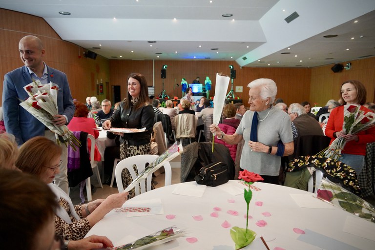 20250423 Sant Jordi gent gran Encamp @ComuEncamp (26).jpg