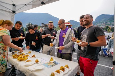 FesTAPA - Festa del Poble d'Encamp. Dani Catalan per Comu d'Encamp..