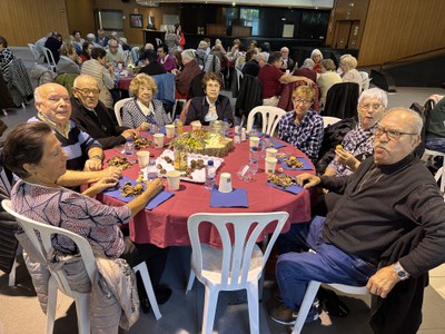 Castanyada per a la gent gran celebrada a Encamp.