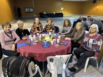 Castanyada per a la gent gran celebrada a Encamp.