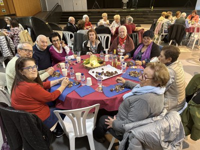 Castanyada per a la gent gran celebrada a Encamp.