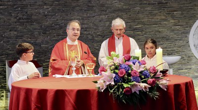 Homenatge al Sr. Salvador Caceres.