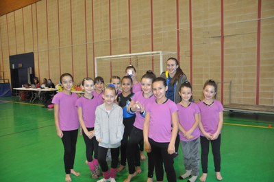 16.FOTO DE LES BENJAMINS, PREBENJAMINS AMB CLHOE BALTENNECK.JPG.