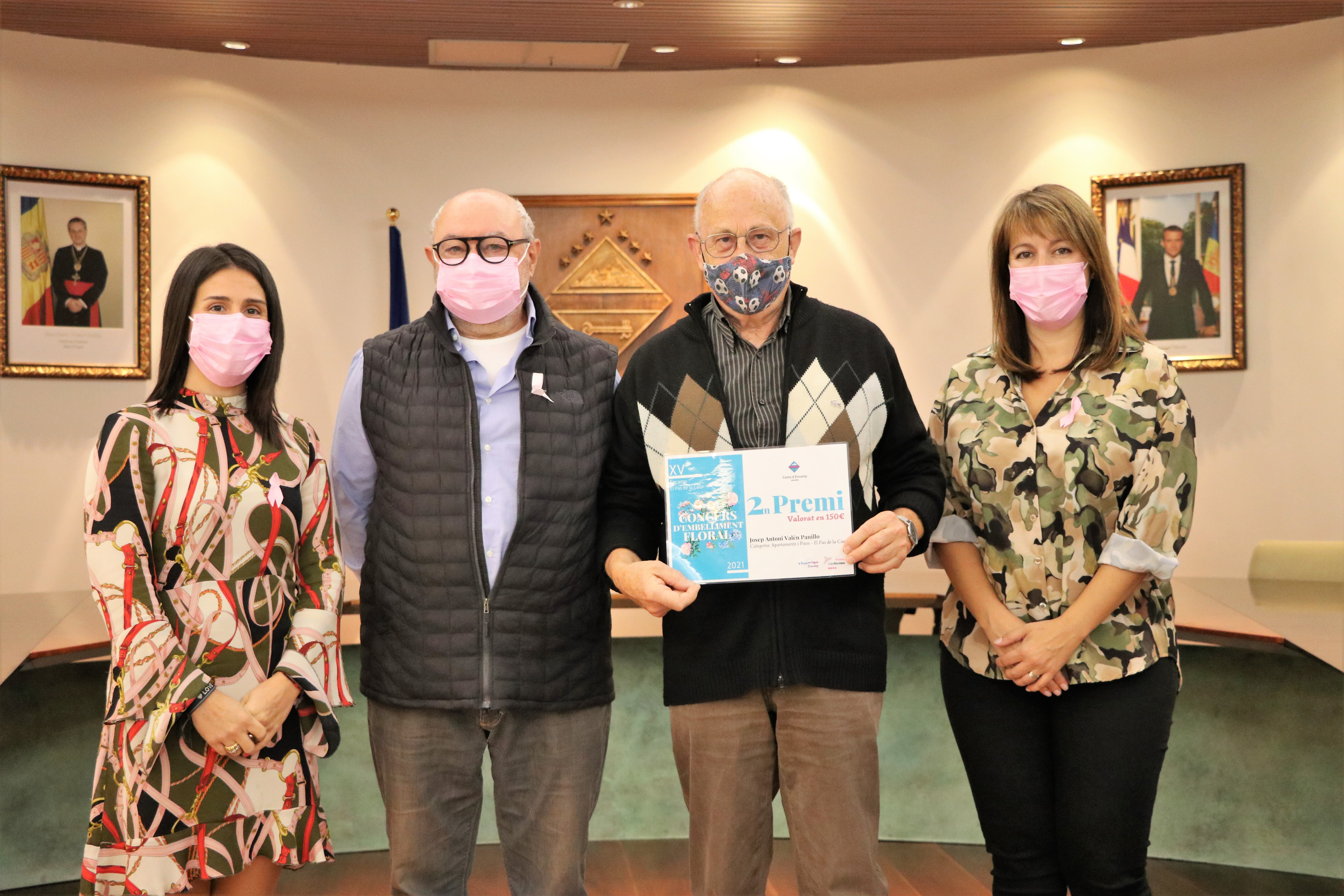 2n premi d'embelliment floral en la categoria Apartaments i Pisos del Pas de la Casa - Josep Antoni Valén Panillo